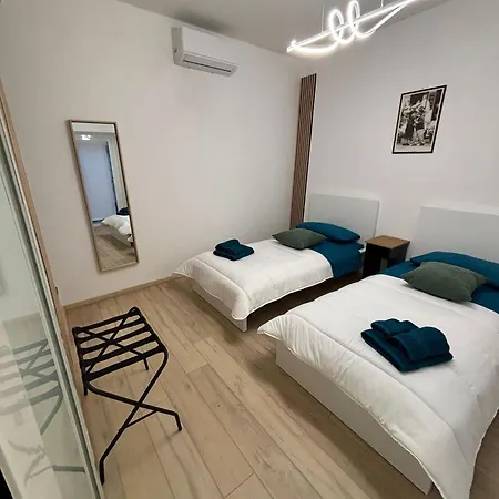 N & C Noemi & Costa *